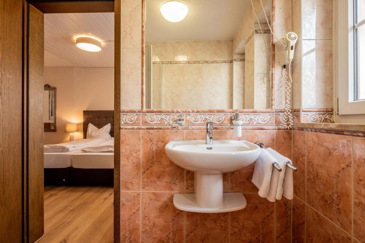 Landgasthof Moser & Restaurant Bootshaus Windorf  Zewnętrze zdjęcie